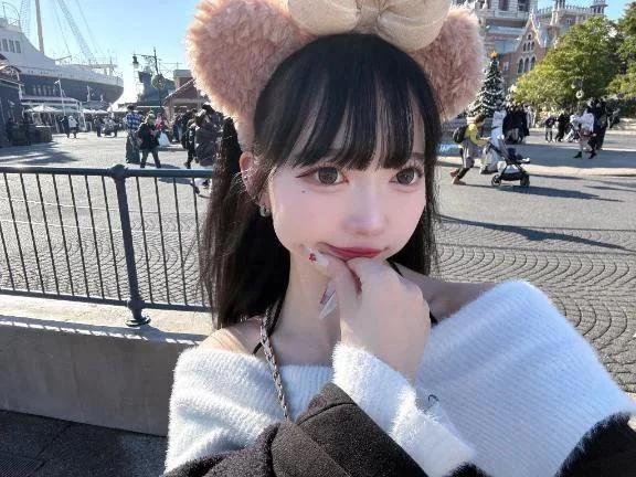 부드러운 키스로 울어 버릴 것 같습니다 ...