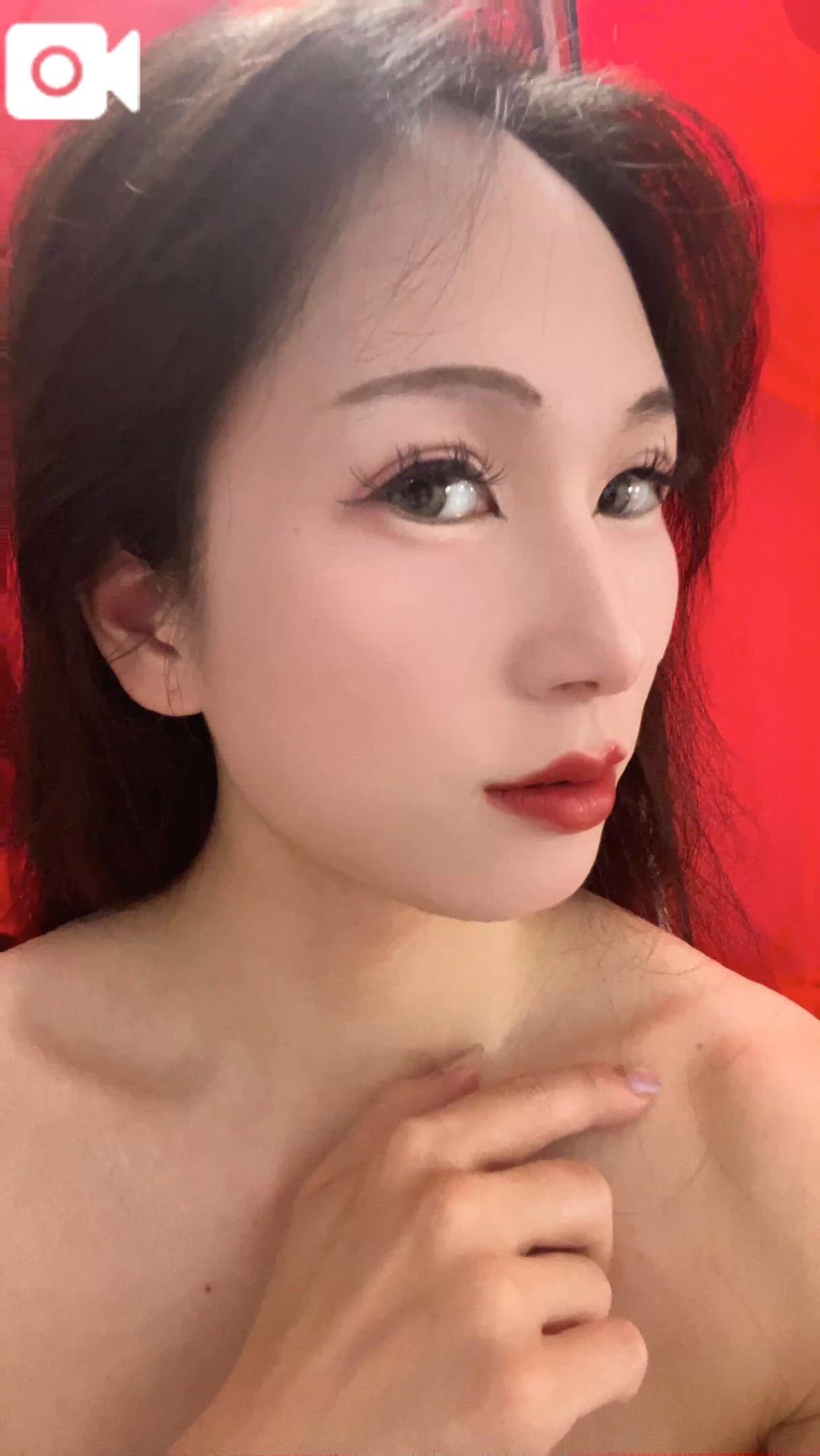메이크업을 바꿨다.