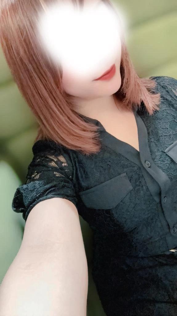 실은...